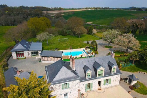 Gites for 10 people in the heart of Mayenne