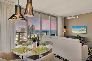 Interior - A High Floor with Stunning View |Pools| Near Beach (Hollywood)