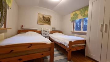 3 quartos, ferros/tĂĄbuas de passar roupa, Wi-Fi de cortesia