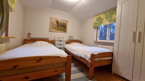 3 bedrooms, iron/ironing board, free WiFi