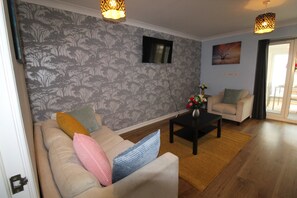 Room | Living area - Harriers Grove House (Sutton-in-Ashfield)