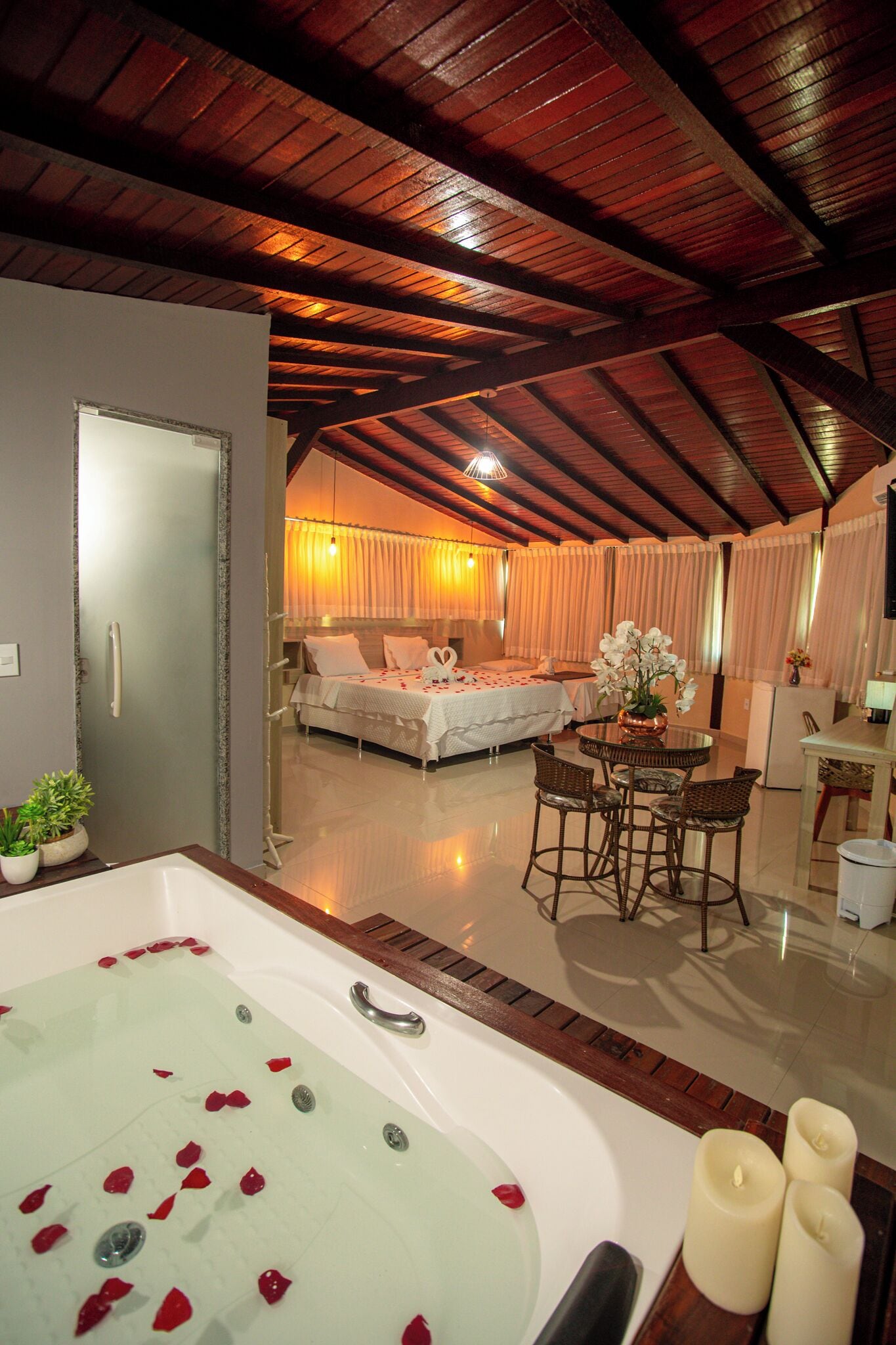 奢華開放式套房 | 免費無線上網、床單