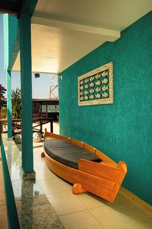 Televisión LCD de 35 pulgadas con canales por cable