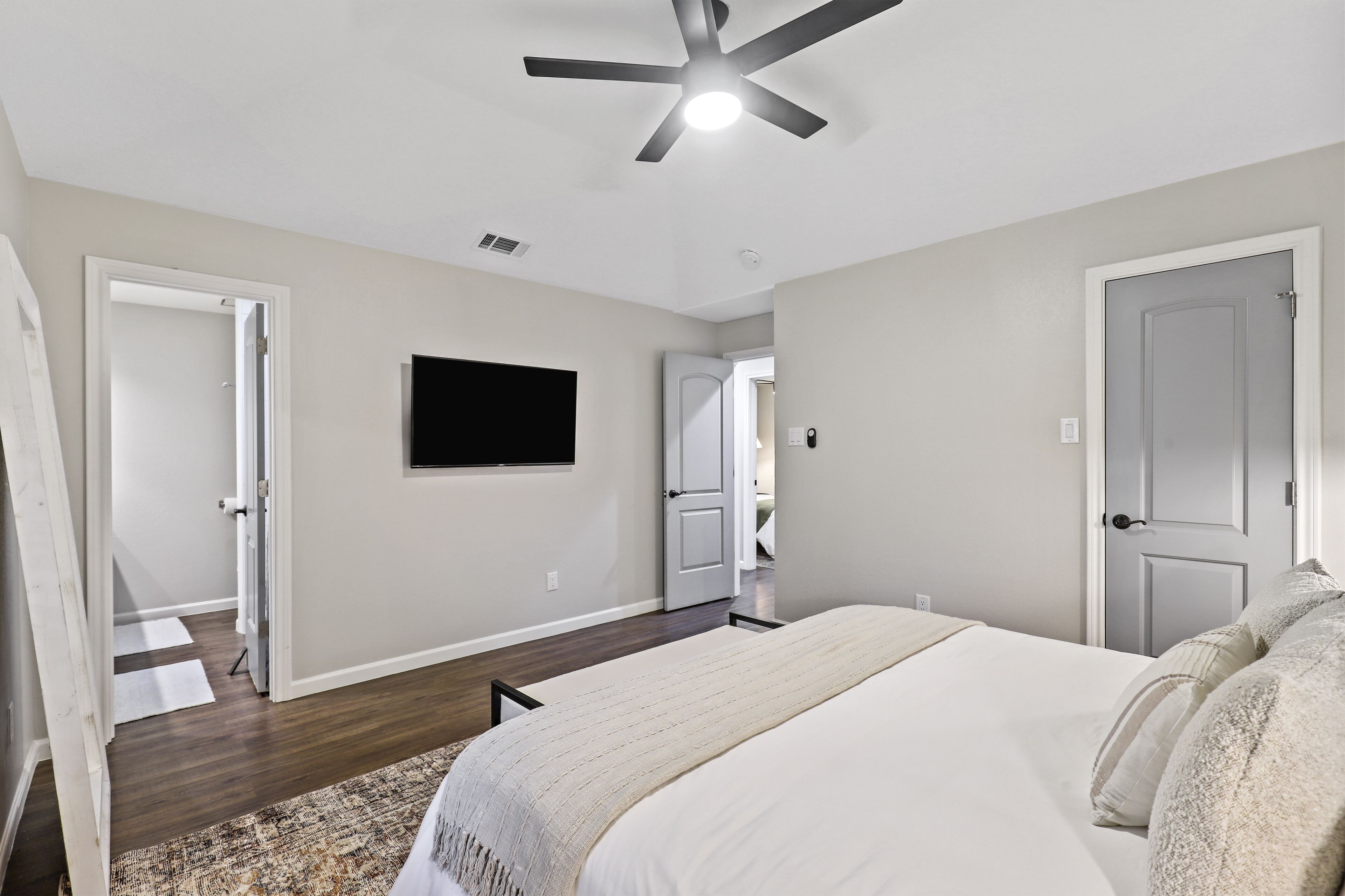 3 chambres, bureau, fer et planche à repasser, Wi-Fi gratuit