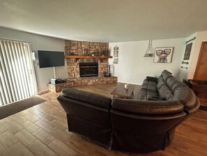 Smart TV, fireplace