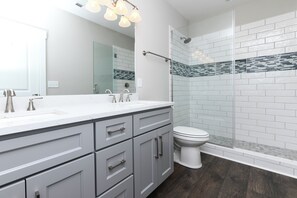 Dusj, såpe og toalettpapir