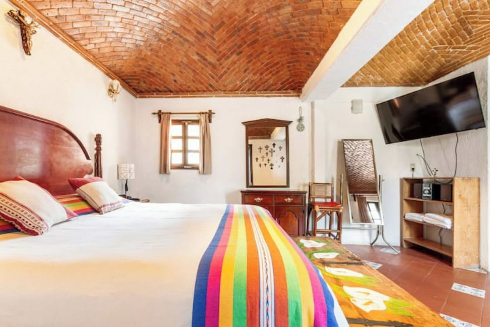 3 soverom, strykejern/-brett, internettilgang og sengetøy