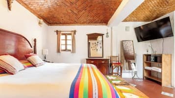 3 soverom, strykejern/-brett, internettilgang og sengetøy