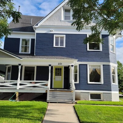 The Grateful Bed - In Charming Historical Downtown Napoleon OH