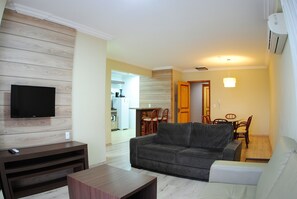 32-inch LED TV with digital channels, TV - Master Bavaria Residence (Gramado)