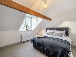 3 bedrooms, free WiFi, bed sheets