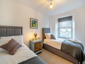 3 bedrooms, free WiFi, bed sheets - 3 bedroom accommodation in Kendal (Kendal)