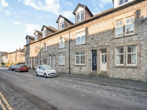 Exterior - 3 bedroom accommodation in Kendal (Kendal)