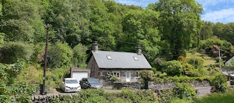 Ty Bont - Zwei Schlafzimmer Kleines Landhaus, Schläft 5
