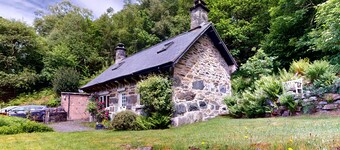 Ty Bont - Two Bedroom Cottage, Sleeps 5