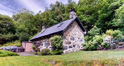 Ty Bont - Two Bedroom Cottage, Sleeps 5