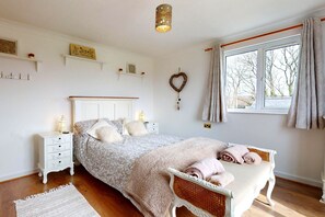4 Schlafzimmer, Bügeleisen/Bügelbrett, kostenloses WLAN, Bettwäsche