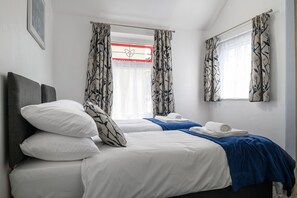 2 chambres, fer et planche à repasser, Wi-Fi gratuit, draps fournis