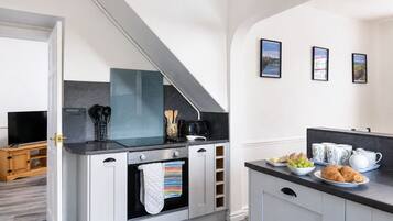 Fridge, microwave, oven, toaster