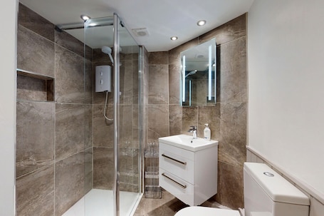 Shower, hair dryer, towels. Swan Cottage - One Bedroom Cottage, Sleeps 2