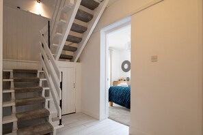 2 chambres, bureau, fer et planche à repasser, accès au Wi-Fi (inclus)
