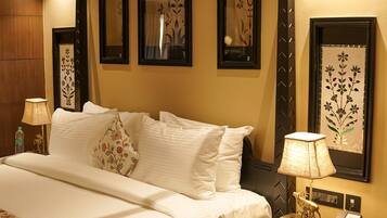 Elegant Room with Balcony | Exterior