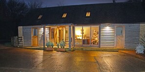 Exterior detail - Secluded Cotswold Retreat with views (Cheltenham)