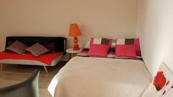 Kamar Comfort | Wi-Fi gratis dan seprai linen