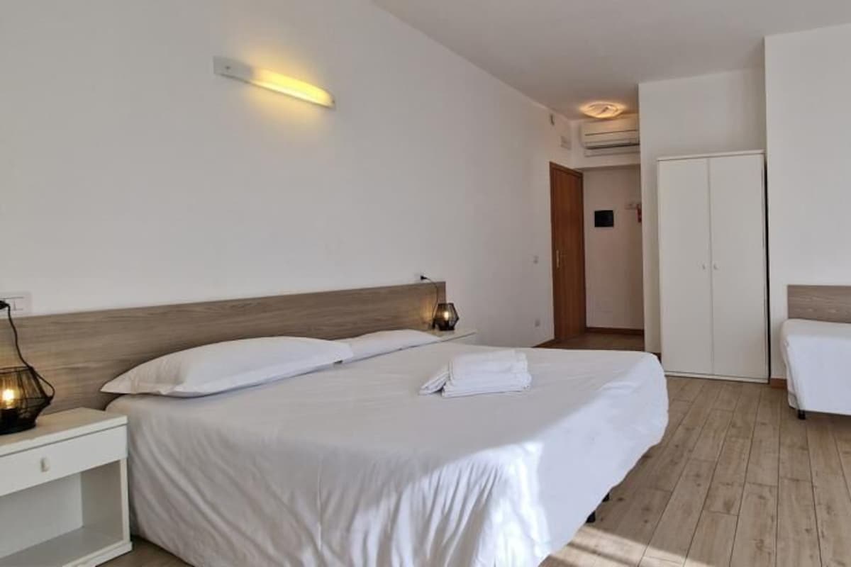 Minibar (free items), in-room safe, desk