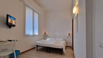 Chambre Classique Double ou avec lits jumeaux, vue partielle sur le lac