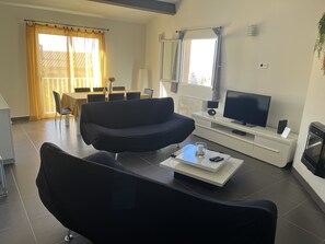Smart TV, DVD player - T3 - First floor - With swimming pool - Rated 5 * furnished for tourism (Piana)