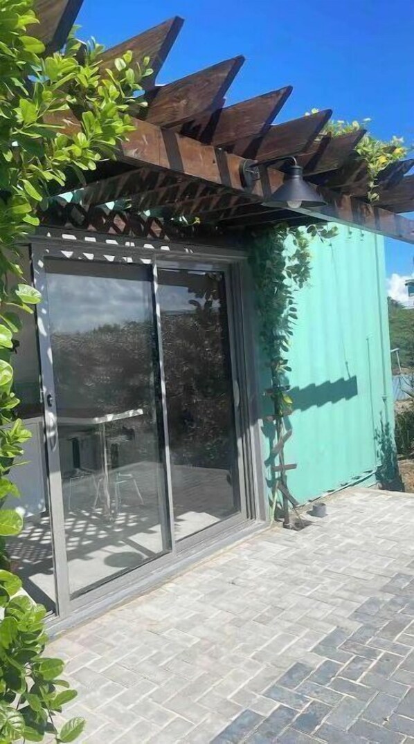 Unclassified image, 1 of 19, button - Sandy Creek 2 by Arubacation (Noord)