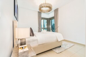 Apartment (3 Bedrooms) | 3 bedrooms, individually decorated, individually furnished, desk - Luxury Burj Khalifa & Fountain View Apt Downtown (Dubai)