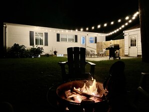 Terrace/patio - Beachwood Cottage - New remodel walk or bike to Lake MI! (Muskegon)