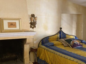 3 soverom, skrivebord, strykejern/-brett og wi-fi (inkludert)