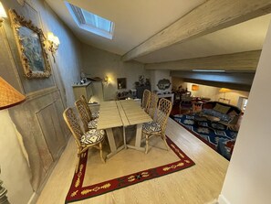 Dining - Heart of the City – 1.600 sq ft Apartment with 2 Terraces & View (Saint Tropez)