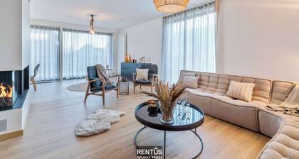 Villa Sailing-large luxury house in quiet location