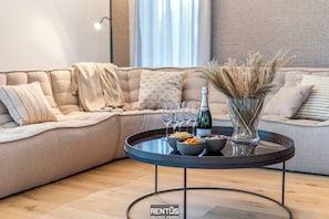 TV, fireplace, books, offices