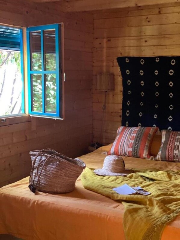 1 slaapkamer, een bureau, gratis wifi, beddengoed