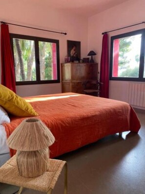 2 bedrooms, free WiFi, bed sheets - EL BOTANICO DE SAGRA - CASA AZUL PRIMER PISO (Sagra)