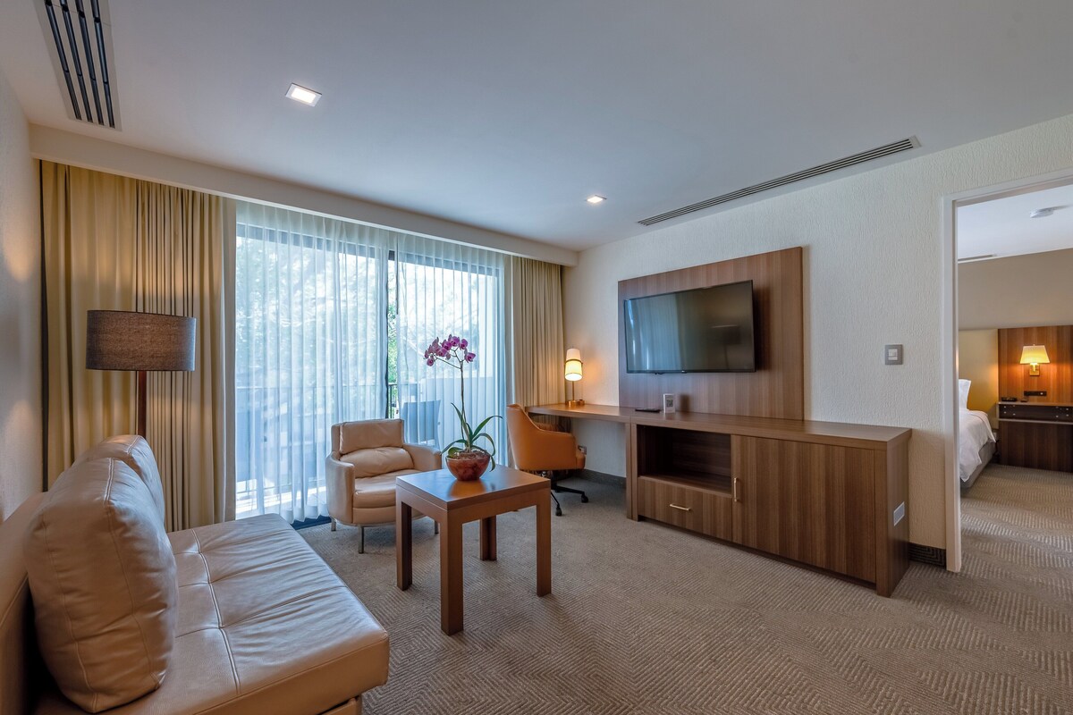 Suite, 1 King Bed with Sofa bed | Down comforters, in-room safe, desk, laptop workspace