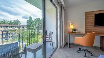 Standaard kamer, 1 kingsize bed, balkon, uitzicht op zwembad | Kameruitzicht