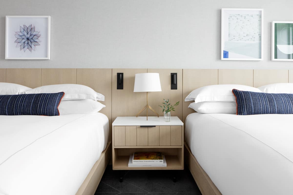 Bộ trải giường bằng vải Frette của Ý, bộ đồ giường cao cấp, minibar
