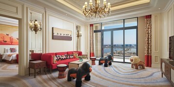 Studio Suite, 1 Bedroom, Lake View | Desk, laptop workspace, free cribs/infant beds, free WiFi