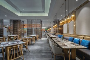 Daily buffet breakfast for a fee