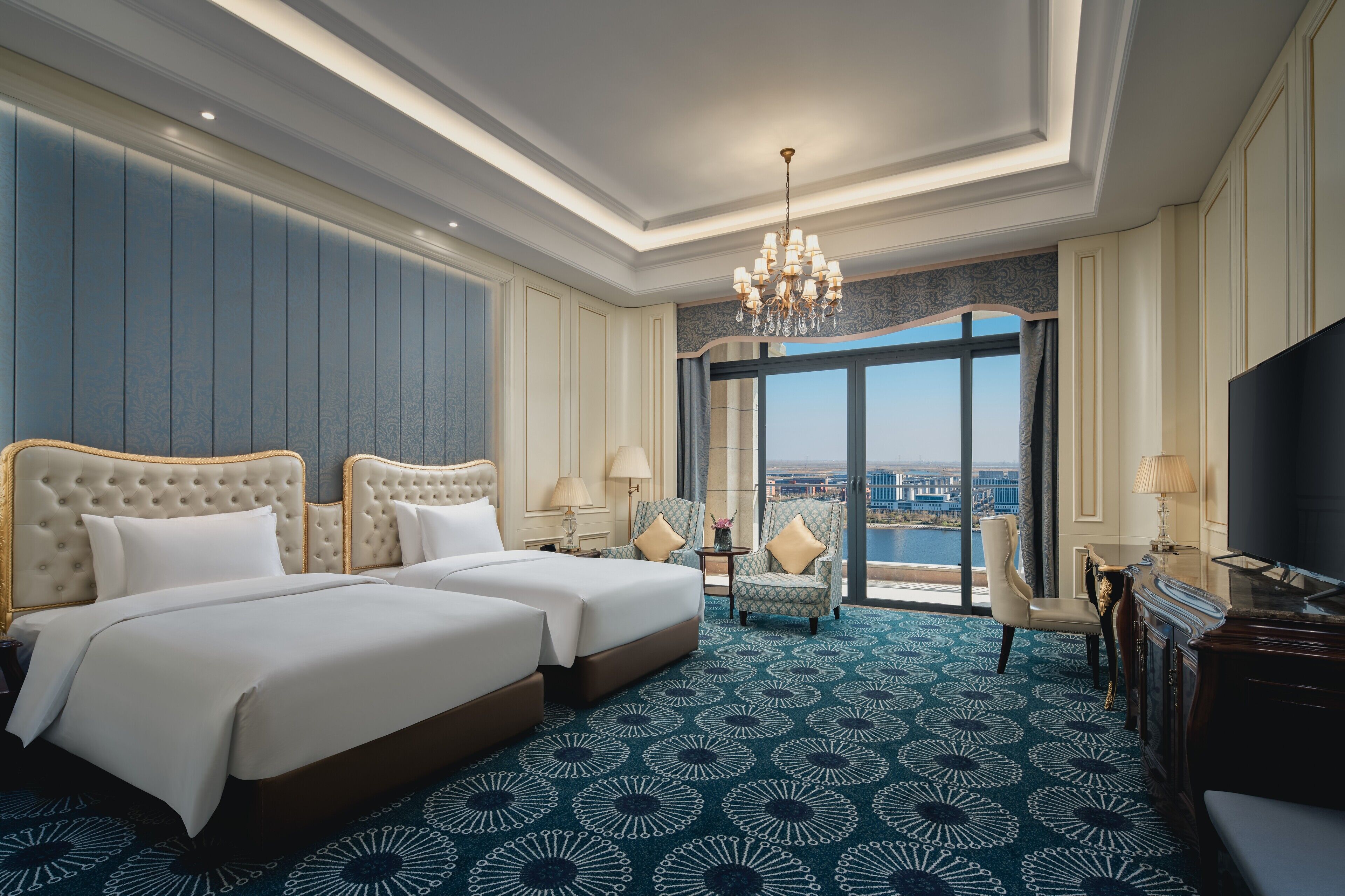 Escritorio, espacio para trabajar con laptop y cunas gratuitas 