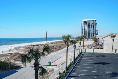 Bethys Beachy Beauty Regency Towers!