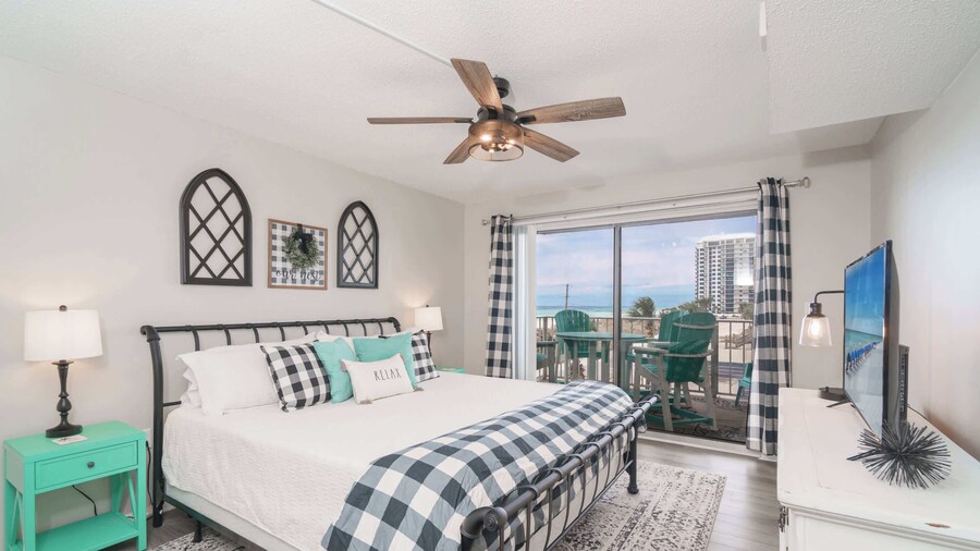 Bethys Beachy Beauty Regency Towers!