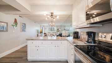 Condo, Multiple Beds, Balcony, Ocean View (Bethy’s Beachy Beauty) | Private kitchen | Fridge, microwave, oven, stovetop