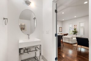 Interior - Rooftop Golf, Grill & Firepit w/ a View! Sleep 13! (Nashville)